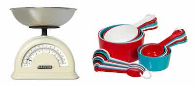 Measuring-Cups-Vs-Kitchen-Weighing-Scale